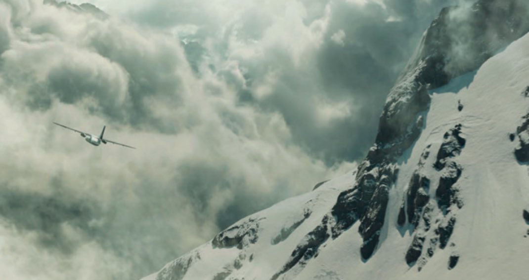 FilmBayona's tweet photo. Special effects(SFX) or visual effects (VFX)?
Here you have some examples of when a scene requires the work of the SFX team (first two pictures) and when it falls in the hands of the VFX team (last two pictures).
Both teams work hand in hand to accomplish one final and perfect shot.

#SocietyOfTheSnow 
#LaSociedadDeLaNieve