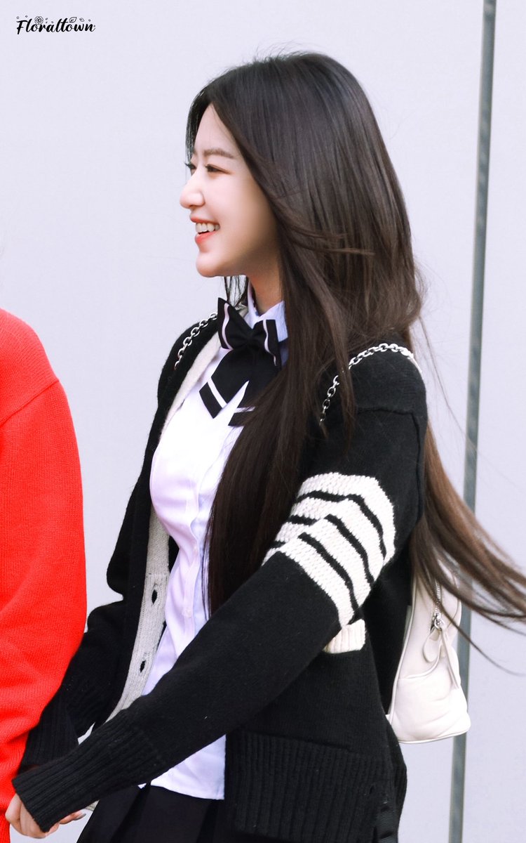Floraltown's tweet photo. 240111

🤲🏻🤲🏻🤲🏻

#아이들 #여자아이들 #GIDLE #슈화 #SHUHUA #舒華 https://t.co/qHwyFtCCig