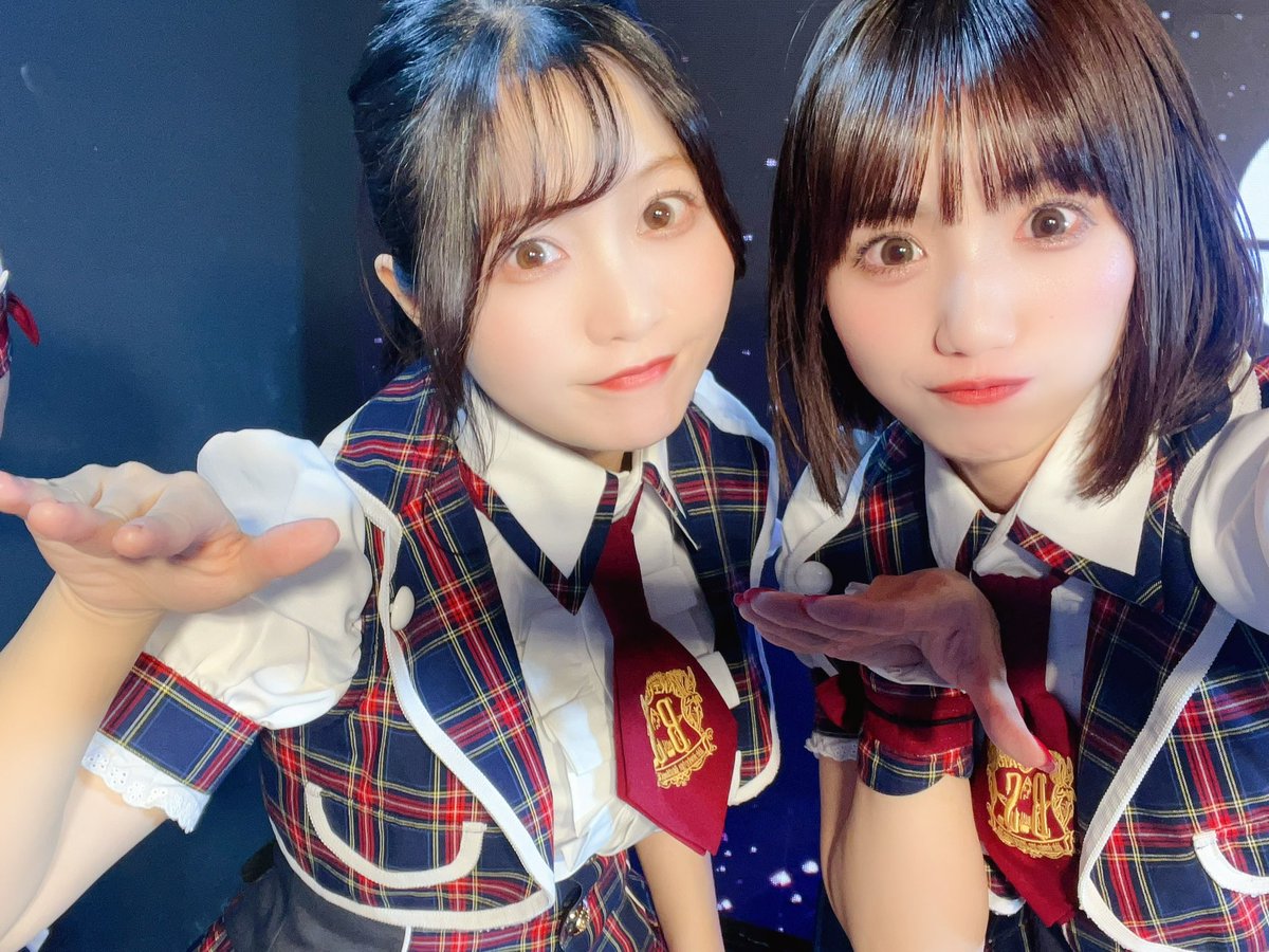 miri_bsp's tweet photo. こん㍉🍑

ありともさん♡じゅんさん♡
ちょろさん♡ゆりさん♡

一緒にライブでれるのうれしかったなぁ
だいすきなバクステだ〜！ってなったよ🥰👏

#AKIHABARAバックステージpass
#バクステ外神田一丁目
#iTubeStudio https://t.co/G3zryIPZaU