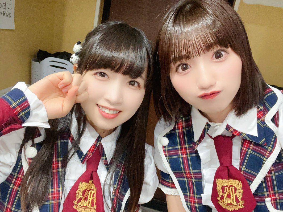 miri_bsp's tweet photo. こん㍉🍑

ありともさん♡じゅんさん♡
ちょろさん♡ゆりさん♡

一緒にライブでれるのうれしかったなぁ
だいすきなバクステだ〜！ってなったよ🥰👏

#AKIHABARAバックステージpass
#バクステ外神田一丁目
#iTubeStudio https://t.co/G3zryIPZaU