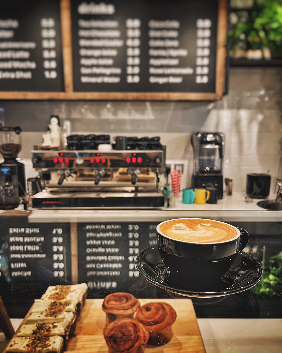 Uncommon Ground tweet media