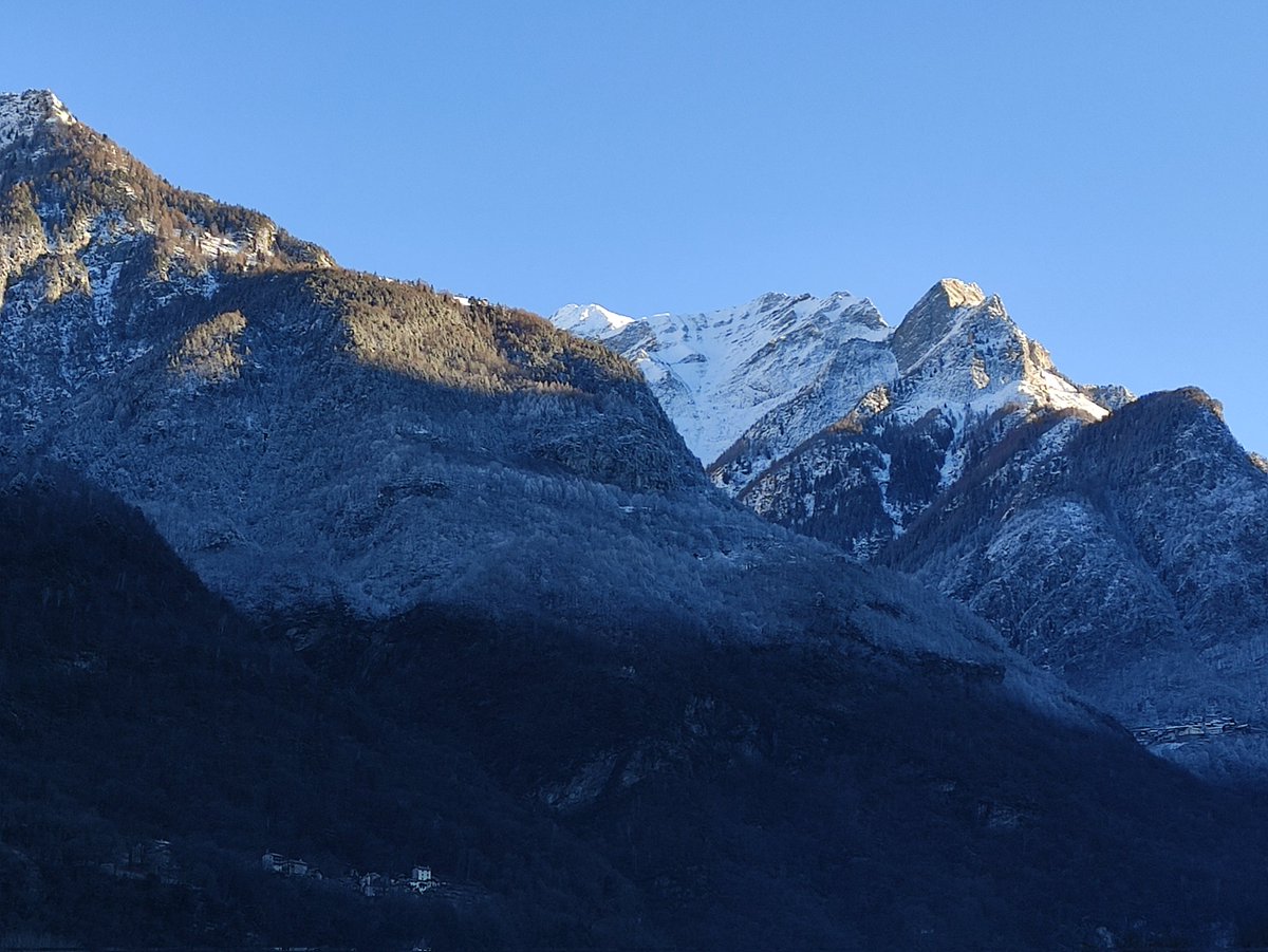 Risveglio con sole e neve