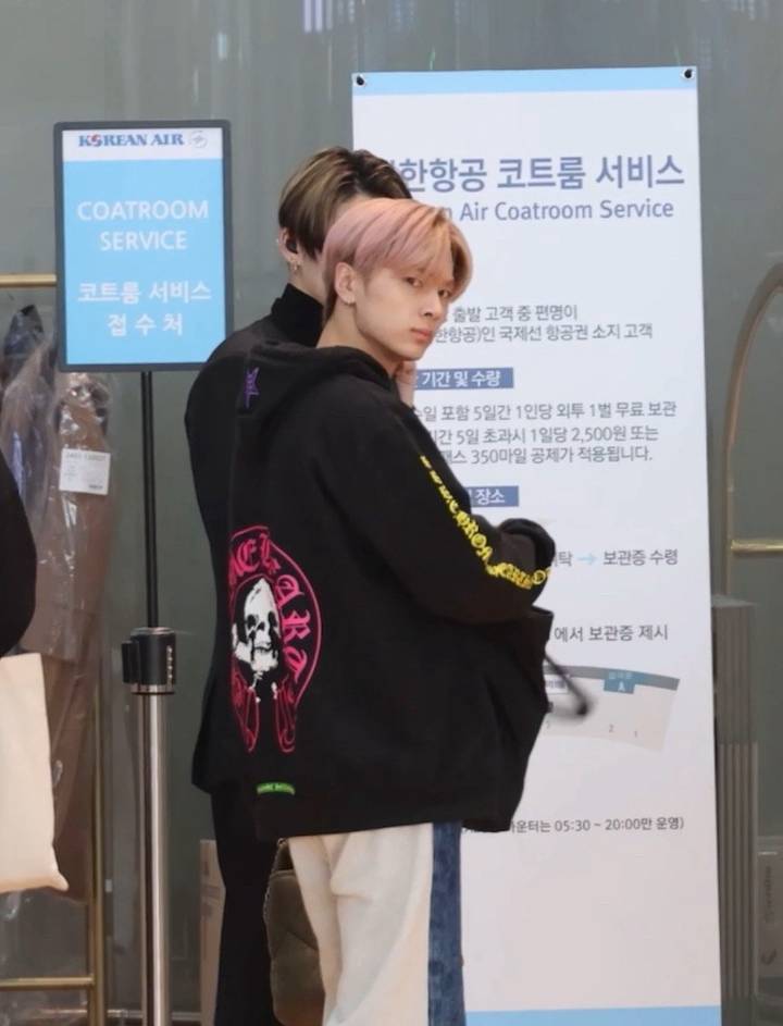 jongseongcrnjay's tweet photo. JAY WHAT WAS THE REASON 😭😂 https://t.co/HDKHGCcL5f