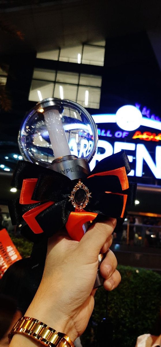 viysness's tweet photo. wts lfb wtr lfr ph

for rent enhypen engene bong ❕

⌗ engene bong, enhypen lightstick
𓏔 ₱800 rental fee | ₱1000 deposit
— see photos for other details!

loc: victoria, laguna

reply / dm for queries! ♡

🏷️ fate tour concert new clark city ncc rental https://t.co/M6VgbdWl1z