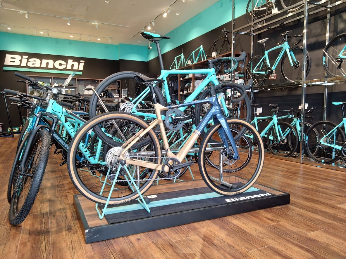 ariake1885's tweet photo. 【有明】在庫情報を更新いたしました

◆店頭在庫のご案内(1/11更新）◆
『https://t.co/3UQAqR5YNo』

閉店セール開催中！！
店頭商品を大特価にてご案内しております
気になる車体がありましたら是非、店頭までお越し下さい

#有明ガーデン #ビアンキ #Bianchi #ビアンキバイクストア #チェレステ https://t.co/DpSmX4uvWj