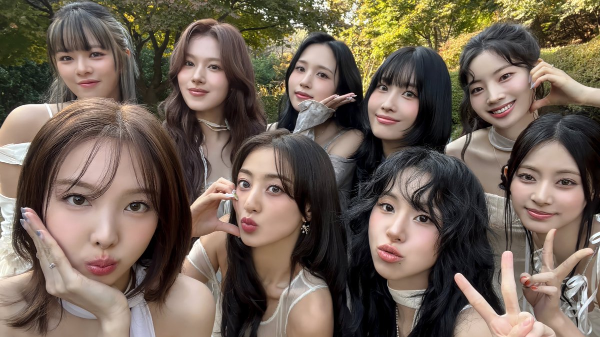 pogzilla1's tweet photo. #TWICE Desktop Wallpaper (UHD)

#트와이스 https://t.co/UYQYLn9uHb