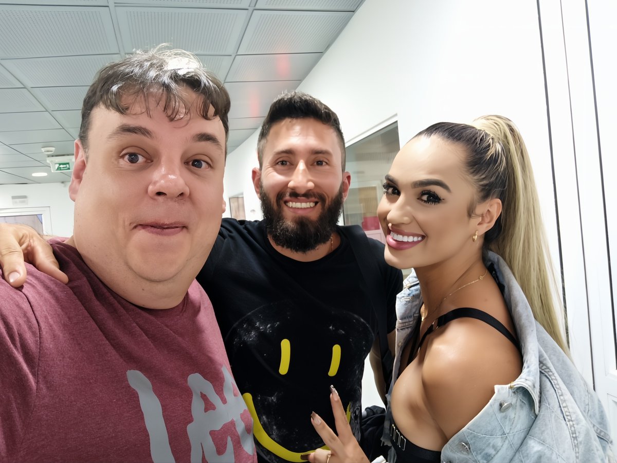 ElChancho414's tweet photo. Con Aleja y Sensei de El Desafío. #Sensei #Aleja #AlejandraMartinez #AlejandroCalderon #ElDesafio @Senseialejo @DesafioCaracol https://t.co/OKOohexwfU