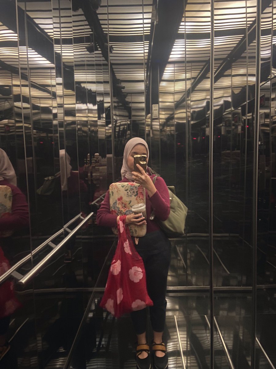 srochmayati_'s tweet photo. my top wishlist for this yeaaar is rediscovering what I liked and trying new things along the way :-) life’s been tough &amp; challenging in 2024 but better an oops than what if, right? #srjournal https://t.co/MDxtXXsnxZ