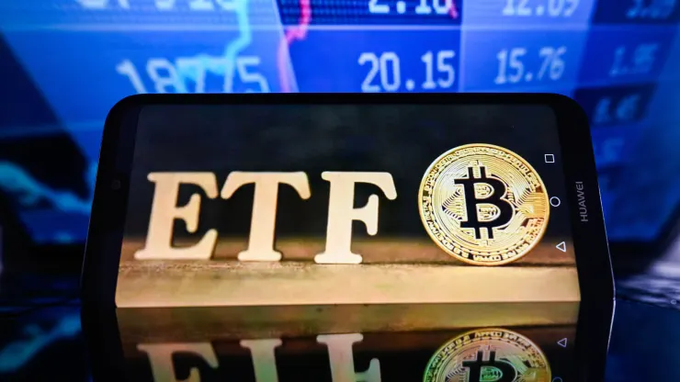 Bloomberg predicts $4 BILLION in spot #Bitcoin📷 ETF inflows on the first day of trading