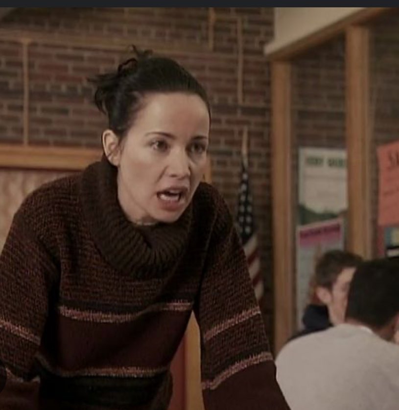 SweatersOfNote tweet picture