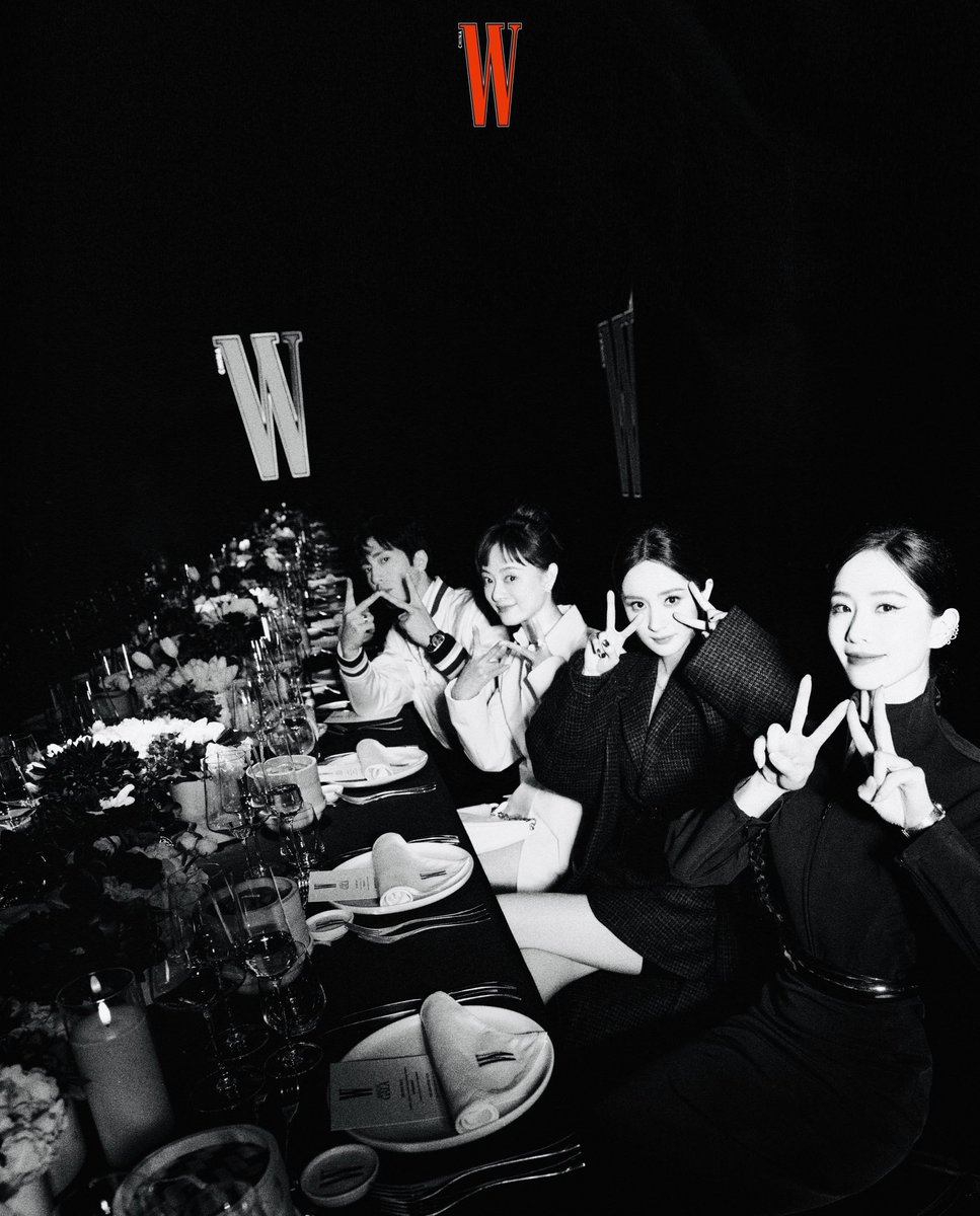 #LiuShishi #YangMi #SunLi & #JingBoran at the W Magazine Annual Gala last night ✌🏻✌🏻