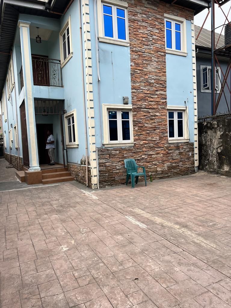 mrdauch's tweet photo. @mrbayoa1 FOR SALE:
4 bedroom duplex built on a One and half plot of Land located off SARS ROAD, Port Harcourt is available for sale.
Price: 55 million naira.
The Generator is a brand new 22KVA and it goes with the offer.

Call or WhatsApp: 09062188585 https://t.co/YepQJEPxpn
