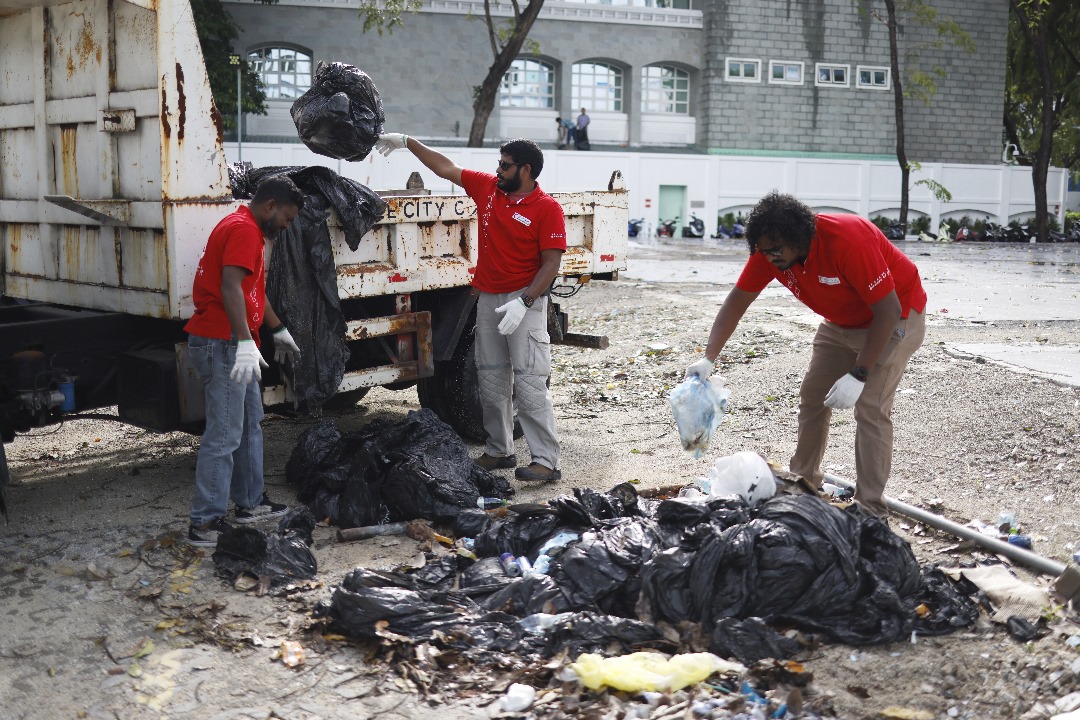 AJMatheou's tweet photo. After eliminating this disease in 2016, Filariasis is back in the Maldives.

Spread through mosquito bites, it causes swelling of body parts and other complications.

To combat the spread, @maldivianrc is supporting clean-up activities of the govt, through @IFRC_DREF https://t.co/D7pAl8gdqJ