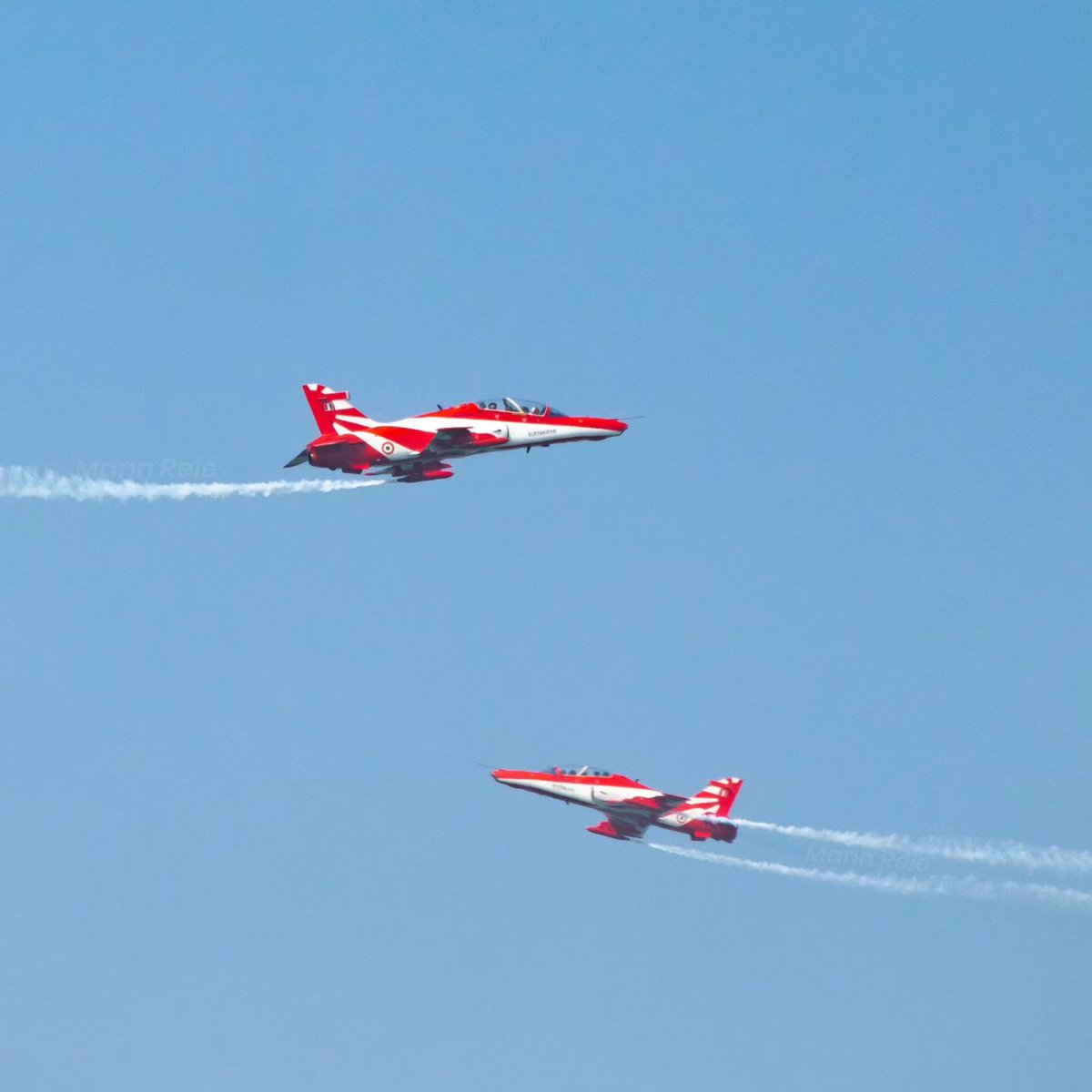 MannRele7's tweet photo. Welcome Back Suryakiran! After 20 Years❤️
Shot on @NikonIndia 
Marine Drive
12-1pm 
Till 14th January
@Suryakiran_IAF
#Indianairforce #mumbaiairshow #Airshow #suryakiran #IncredibleIndia @NatGeo #natgeo @anandmahindra @ratantata @mipaltan @MumbaiPolice #mumbai #Airforce @mybmc https://t.co/qBX6XcYUMl