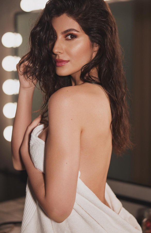 GDjMFQsXQAAkdRR?format=jpg&name=900x900