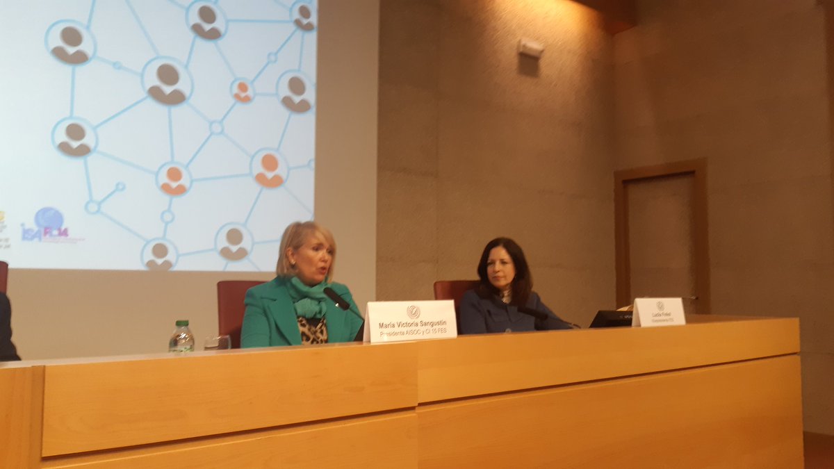 Palabras de bienvenida de la presidenta de <a href="/AISOC_/">AISOC</a>  y de la vicepresidenta de la <a href="/FES_Sociologia/">FES Sociología</a> Lucila Finkel a las Jornadas