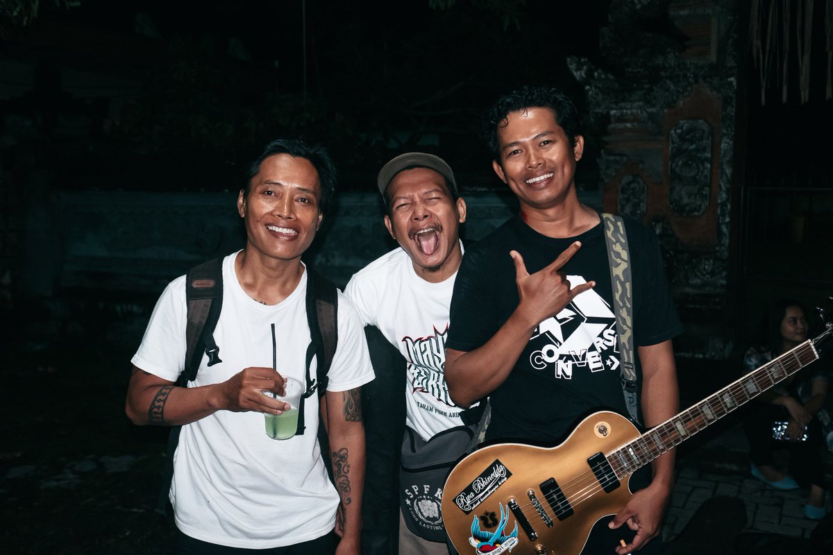 onikill's tweet photo. Awas minggir. Abang2an mau lewat... https://t.co/tECvE3GqHw