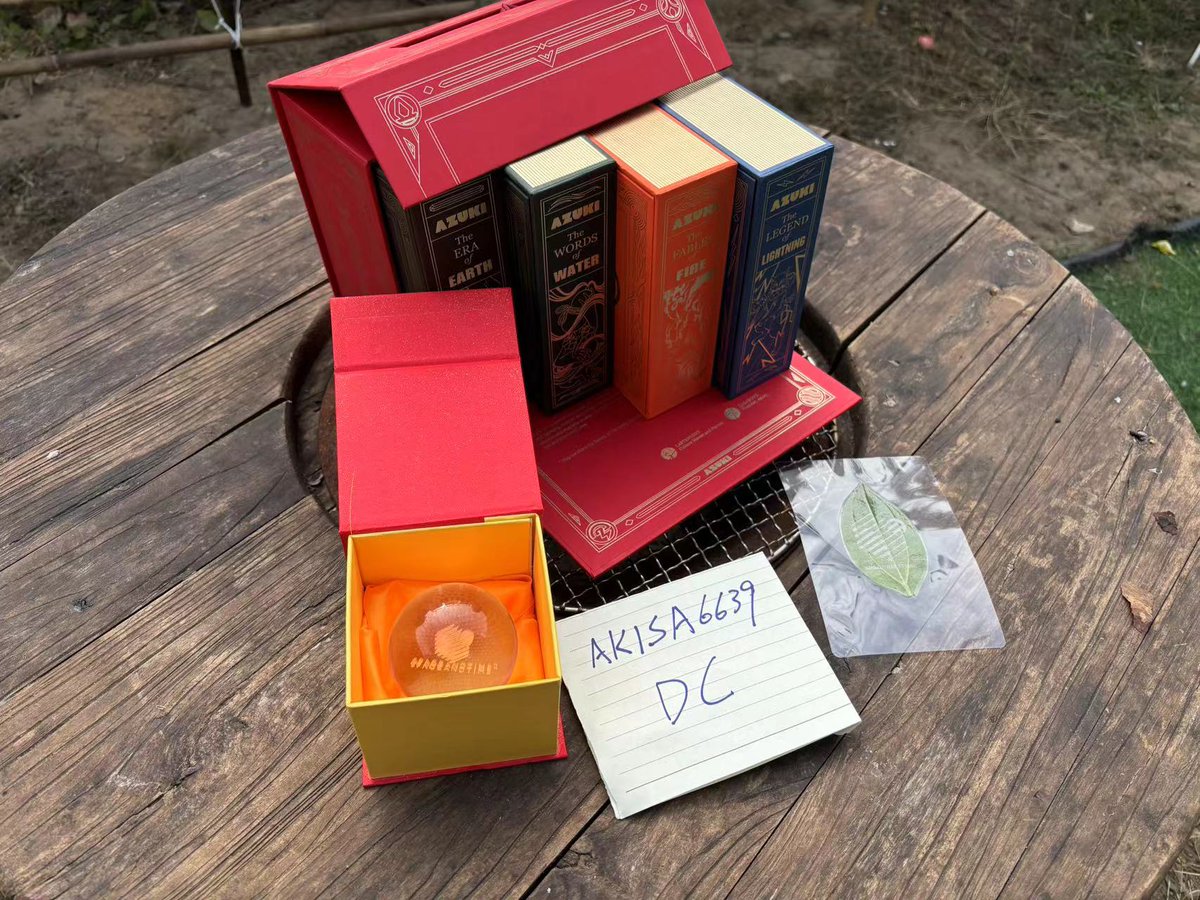 Ninmon18's tweet photo. @Azuki's Mid-Autumn Festival gift box, which matches with SXT very well @spaceandtime https://t.co/I1FLGeKSFr