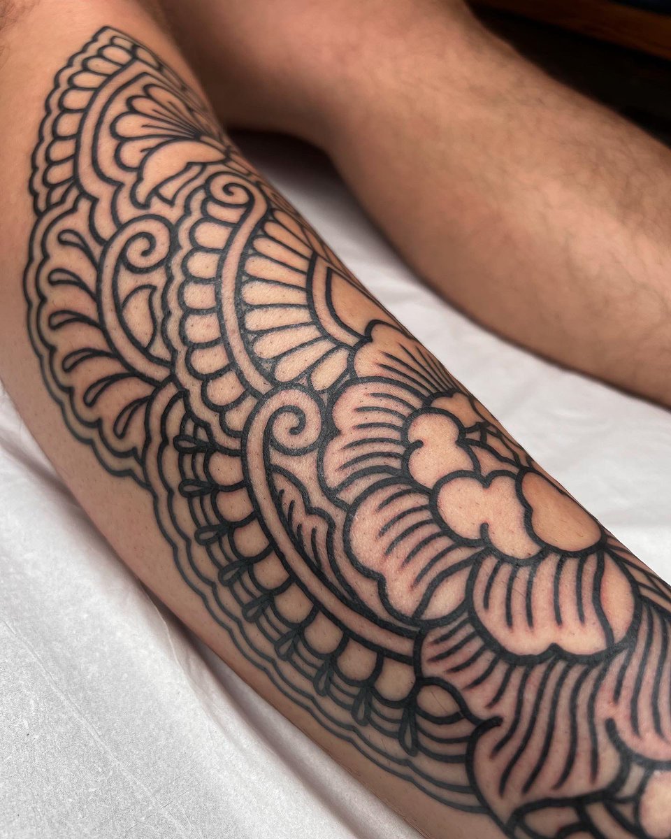 unemployedoli's tweet photo. Ornamental tattoo I did the other week 😬 https://t.co/jEuzomYBvR