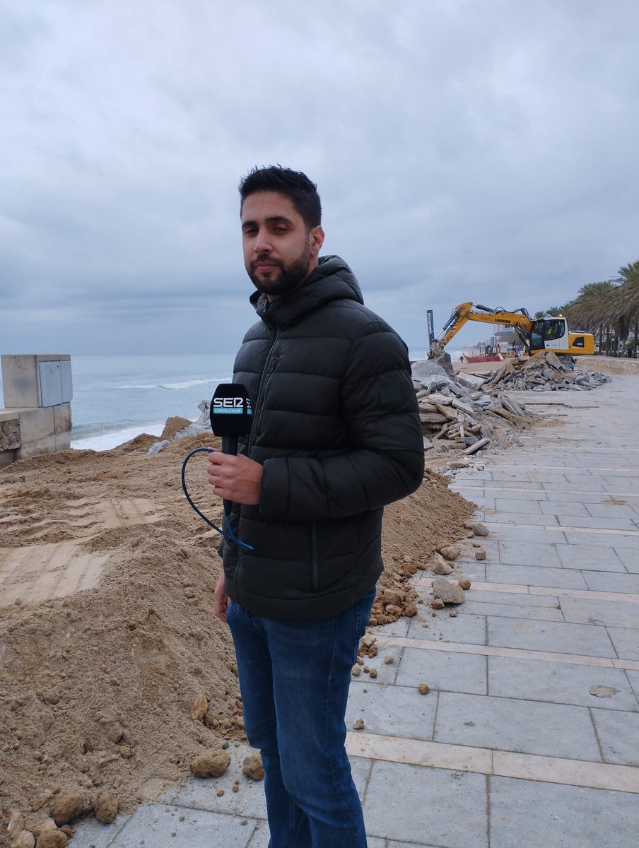 SER_TgnReus's tweet photo. 🌊📻"Cal tornar a la platja el seu espai natural". El regidor d'Ecologia Urbana @AronCalafell de l'@AjCalafell reflexiona sobre com han de ser els passejos marítims amb mirada llarga 

https://t.co/Piwzpp1Deg https://t.co/gB7Ttdj5b2