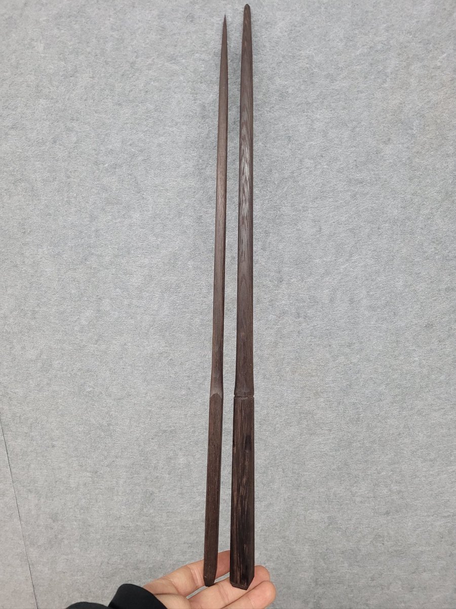 손잡이쪽에 라인을 두니, 이것도 이쁘네요! 웬지나무에 오일처리까지 된 상태입니다. 왼쪽 케인도 전에 부러진 케인보다는 두께감이 더 있어서 잘 부러지진 않을 것 같네요. 오른쪽은 튼튼!! 

케인 가격은 
택포 
15,000 (1개)
25,000(2개) 입니다!
[변동 될 수 있습니다]

#케인 #패들 #원목케인