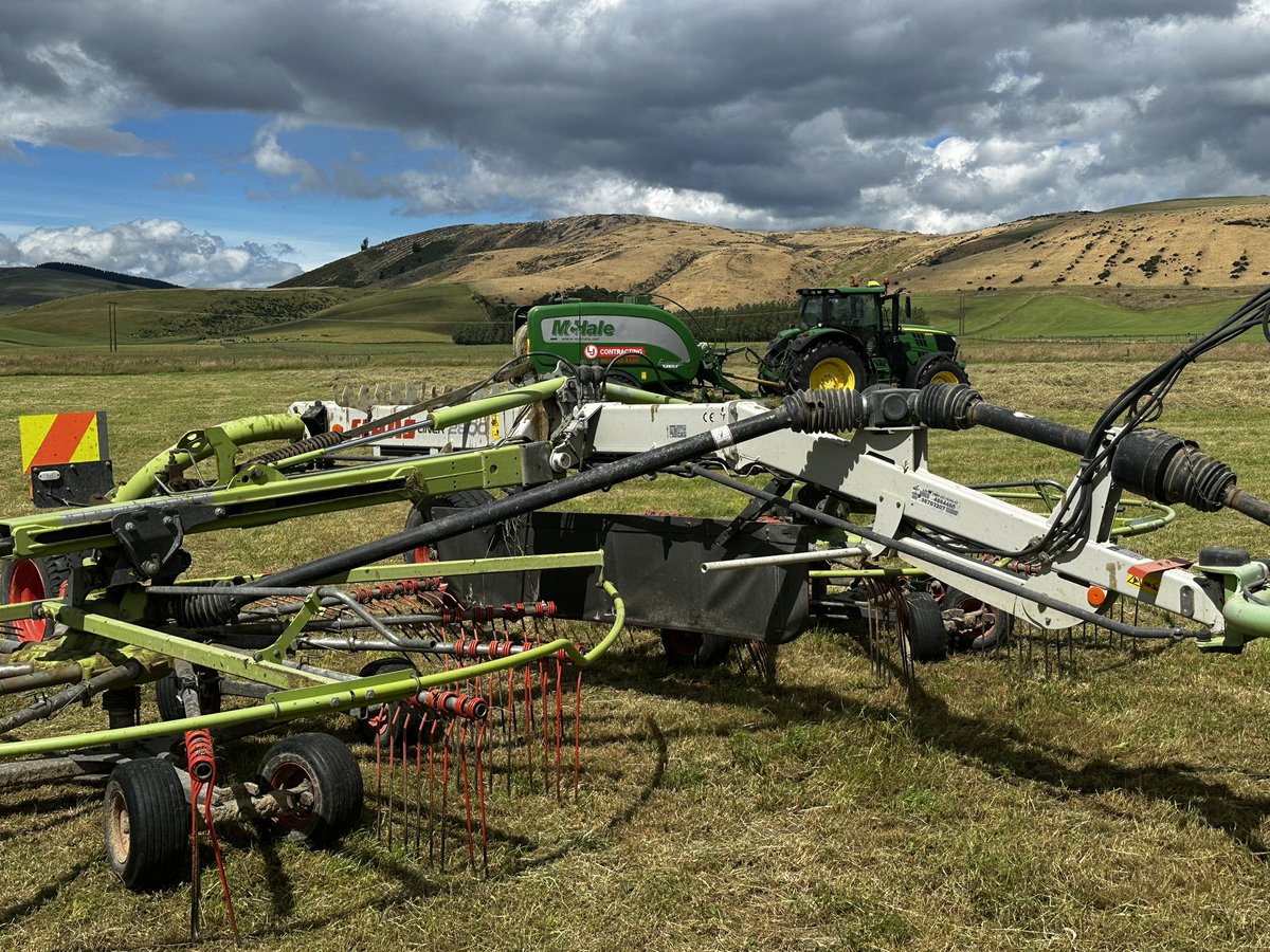 We’ve had a wee spell of fine weather to get some hay baled.  Did my annual ticket today on the grass crew.  Didn’t get yelled at, so I think I did an ok job.  Heavy rain at the end of the day further south from us. #McHale #Fusion #haymaking #Claas