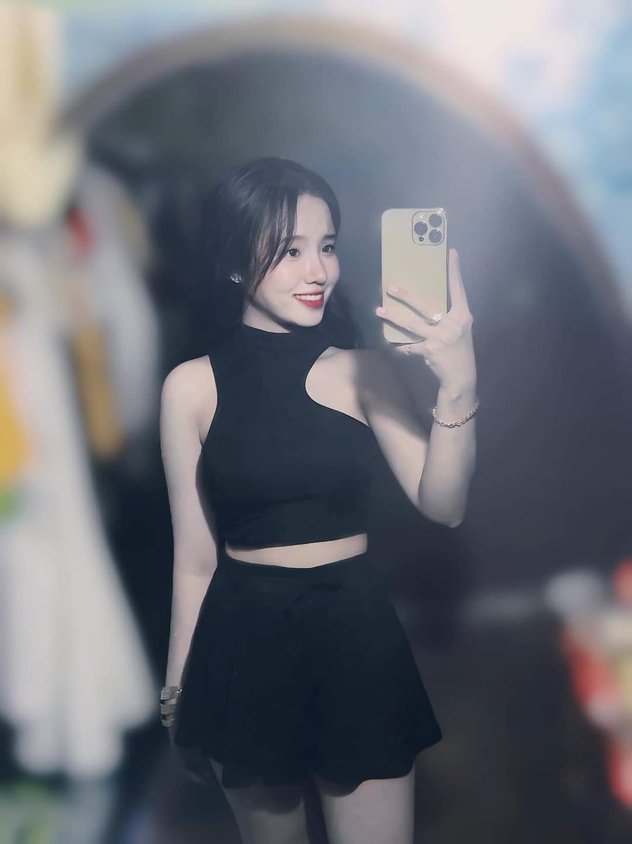 Huyền Trân tweet media