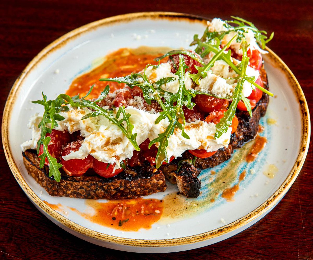 TasteCheshire's tweet photo. Barlounge Chester Cherry Tomatoes ‘on Toast’ just hits the spot🤤
Food served everyday from midday, see you there!
#barlounge
#cherrytomatoes
#foodies
#chesterfood
#loveoffood
https://t.co/kQ60gVQSOO https://t.co/6JMEFCIcMY