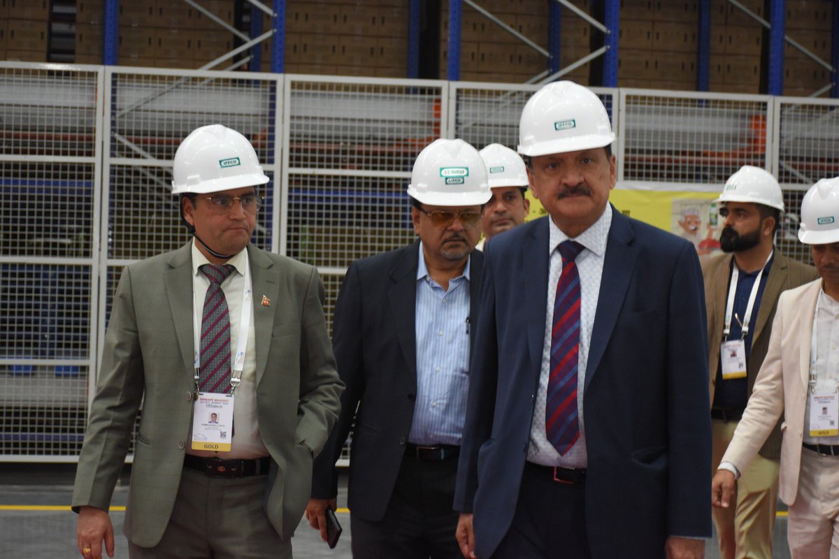 DrPSMahat's tweet photo. Just had an insightful visit to IFFCO in Gujarat, exploring Nano Urea and DAP production. Encouraging times for Indian agriculture! 🌾 #AgriTech #FarmersCooperative https://t.co/yb6wlhv6Ld