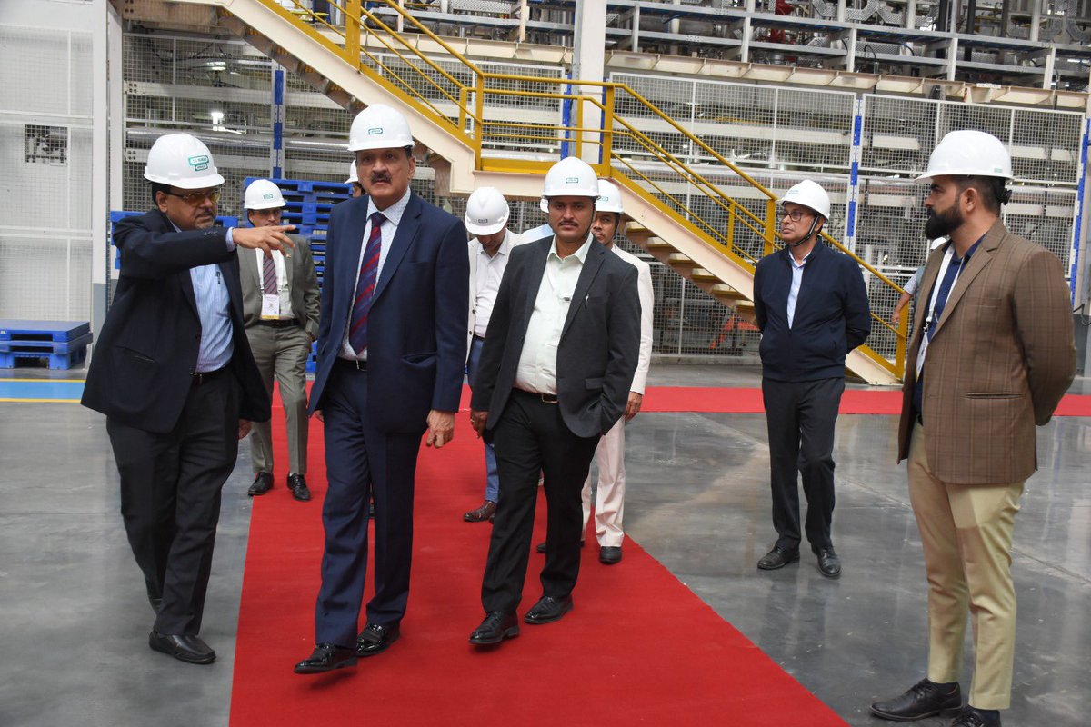 DrPSMahat's tweet photo. Just had an insightful visit to IFFCO in Gujarat, exploring Nano Urea and DAP production. Encouraging times for Indian agriculture! 🌾 #AgriTech #FarmersCooperative https://t.co/yb6wlhv6Ld