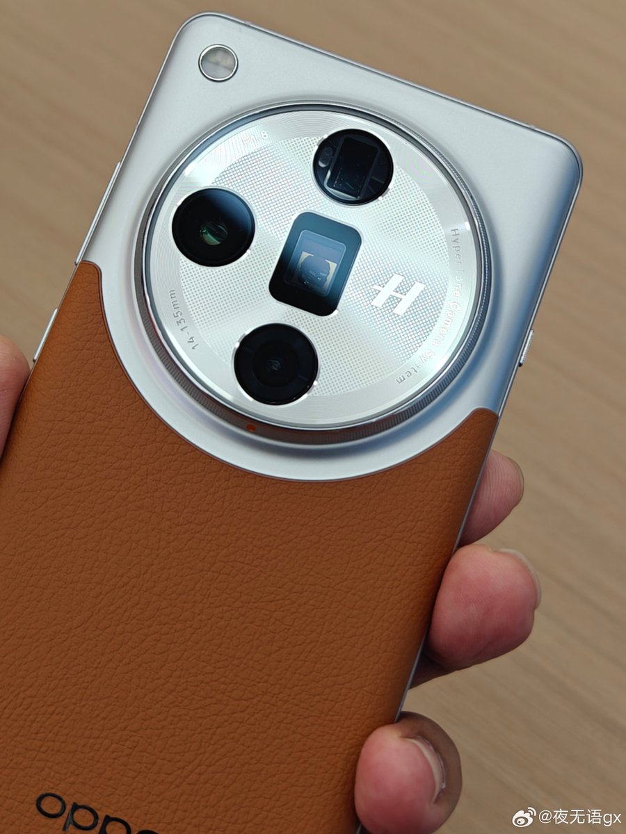 rajAnoop_'s tweet photo. #OPPOFindX7Ultra international structure shows huge camera 📸 placement nd Dual-Periscopic alignment ...
#OPPOReno11Series5G #oppo #Android14 #FindX7 #BrandedFeatures https://t.co/UbPcaHtKNX