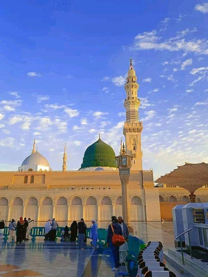 AizazIqbalAwan's tweet photo. ان کی چوکھٹ ہو تو کاسہ بھی پڑا سجتا ہے
در بڑا ہو تو سوالی بھی کھڑا سجتا ہے

ایسے آقا ﷺ ہوں تو لازم ہے غلامی پہ غرور
ایسی نسبت ہو تو پھر بول بڑا سجتا ہے۔

#DawateislamiZindabad
#Dawateislami https://t.co/BC9GNrSJg0