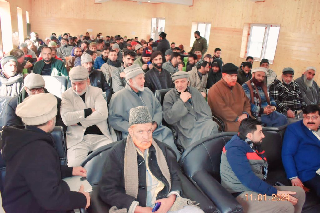 #ThanaDiwas observed in all Police Establishments of District Ganderbal. The main event of Thana Diwas observed in the jurisdiction of PS Kangan wherein SSP Ganderbal Shri Nikhil Borkar-IPS chaired the meeting. Respectable Citizens, Civil society members & people from different…