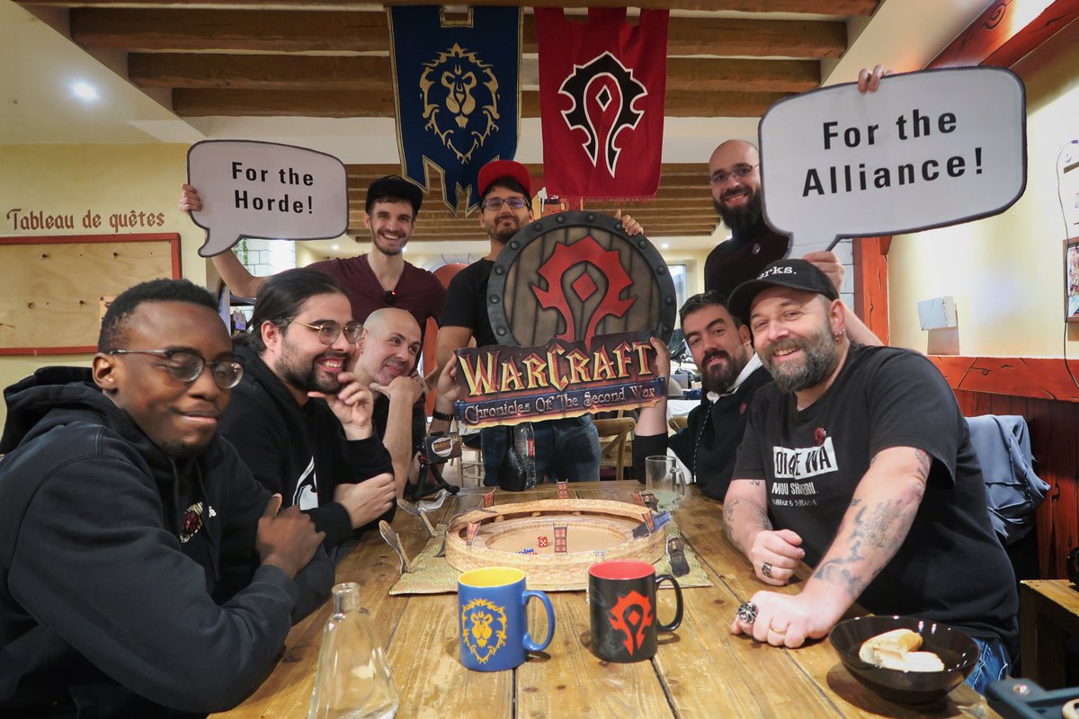 Et voici l'équipe FR en question 🇫🇷

On espère que ce mod vous plaira ! 

C'était cool de réunir une partie de l'équipe.

Sur une note personnelle, ça me fait toujours plaisir d'organiser des événements communautaires sur Warcraft ❤️️