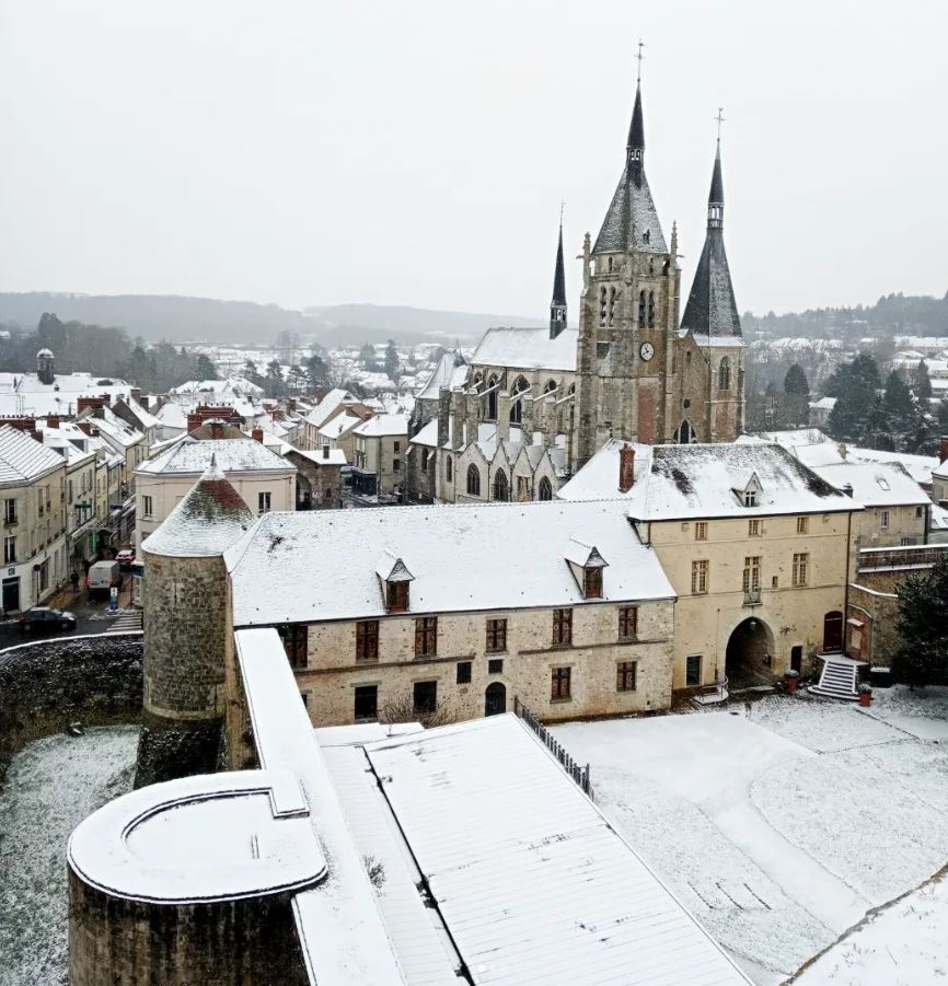 Château Dourdan tweet media
