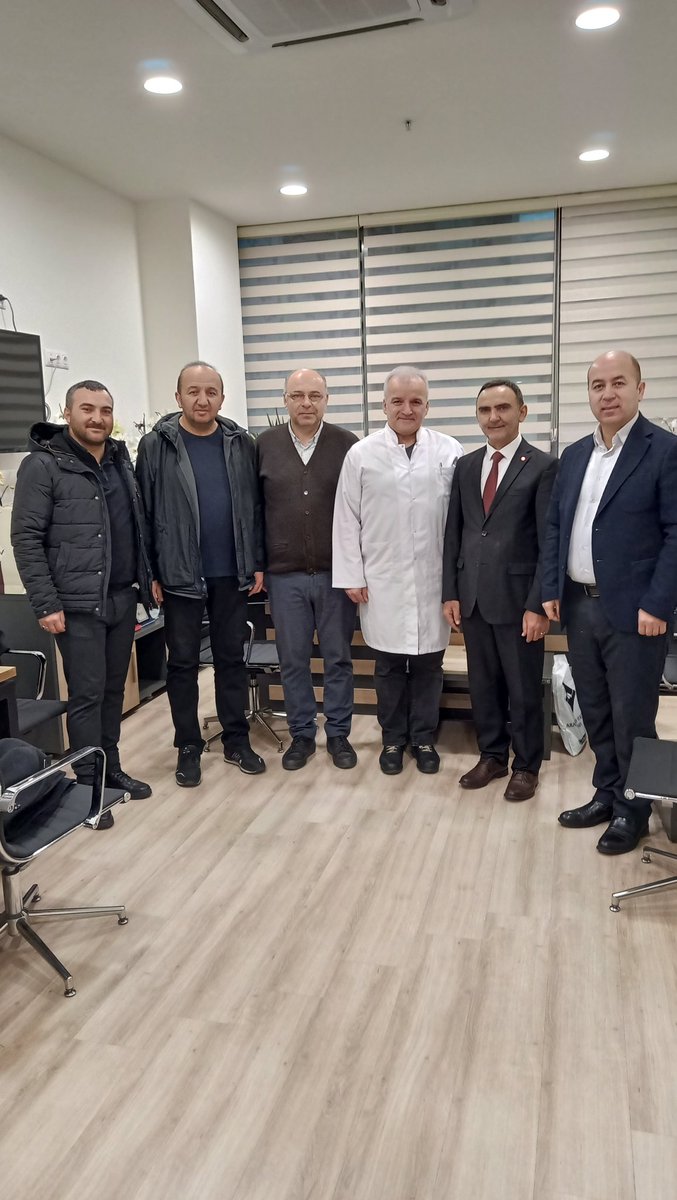 Başkanımız @mkemalbaykal beraberindeki heyetle Prof. Dr Cemil Taşçıoğlu şehir Hastanesi'ne Başhekim yardımcısı olarak atanan değerli hemşehrimiz Doktor @seddemirs beye hayırlı olsun ziyaretinde bulundular. Değerli hocamıza görevinde üstün başarılar diliyoruz.