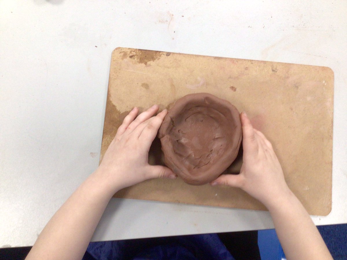 Exciting news, young talented potters discovered! Our first Key Stage 1 Craft Club session was inspired by #TheGreatPotteryThrowDown. Children dived into the world of clay, let their creativity soar, and made some masterpieces.