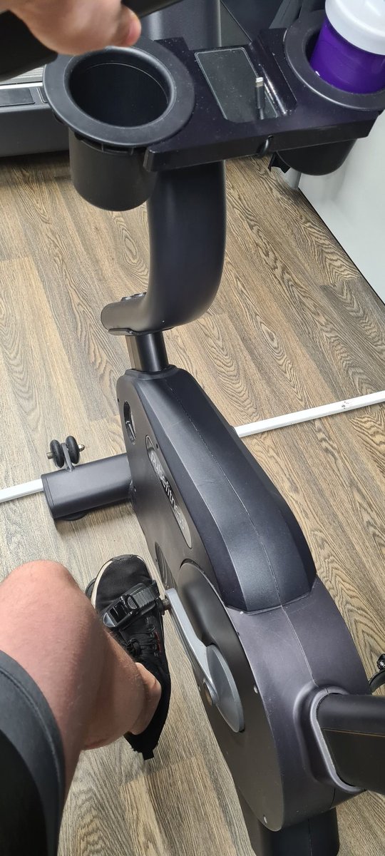Madmarkmc88's tweet photo. Day 5! More cardio and light lift!! So the master plan is... odd days is my own lift days, even days is mine and Gemma's cardio and light push days.she has sunk her fangs into the gum so let's push for greatness!! Let's go people! We got this! Btw fucking hate cardio... #gymlife https://t.co/cYbesAVbU6