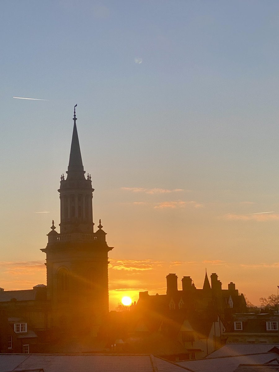 boaterjon's tweet photo. #sunrise over #Oxford https://t.co/6BcFhc0non