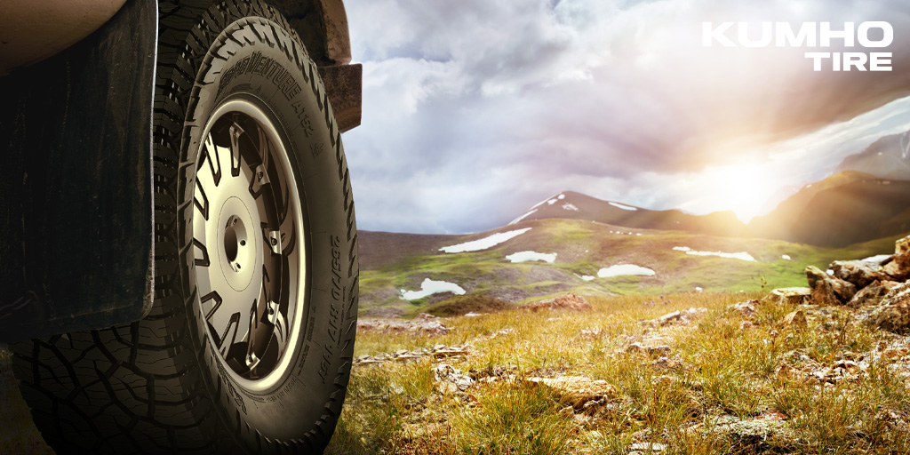 🌨️ Supera los desafíos invernales con el Kumho RoadVenture AT52. Diseñado para dominar terrenos nevados y helados. ¿Estás listo para enfrentar el invierno con confianza? ❄️🚗 #RoadVentureAT52 #InviernoTodoTerreno