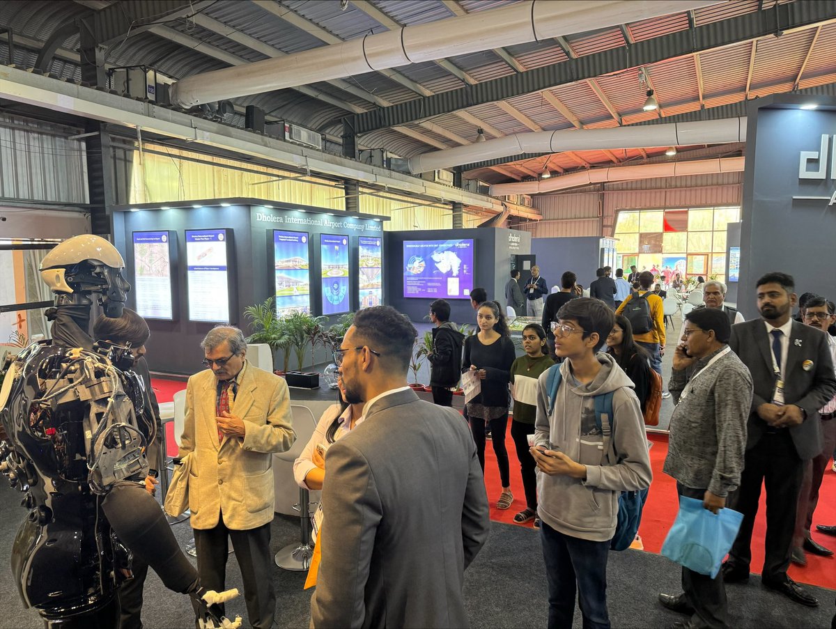 kody_technolab's tweet photo. From awe-struck faces to curious glances, our #humanoidrobot, Skändä, is making unforgettable impressions at #VGGS2024.
https://t.co/Am4mb1Lv6K
#VibrantGujarat2024 #Humanoid #AdvanceRobot #AiPoweredRobot #IntelligentRobot #AiRobot #Robot https://t.co/3l12QRHLhM