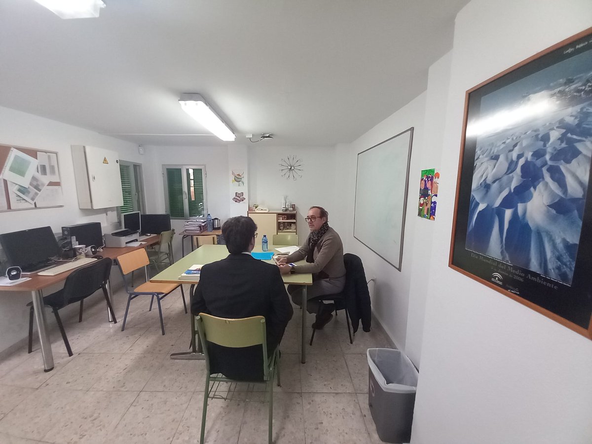 IESJesusMarin's tweet photo. 🧮 DPTO. ADMINISTRACIÓN | Ayer por la mañana tuvieron lugar las entrevistas al alumnado de nuestra #FPDual de #GestionAdministrativa de la mano de los expertos de #SECOT.
👏🏻 Una vez más, MUCHAS GRACIAS por vuestra labor incansable para con nuestro #alumnado.

#EquipoPolitecnico https://t.co/xt7NjWfIIN