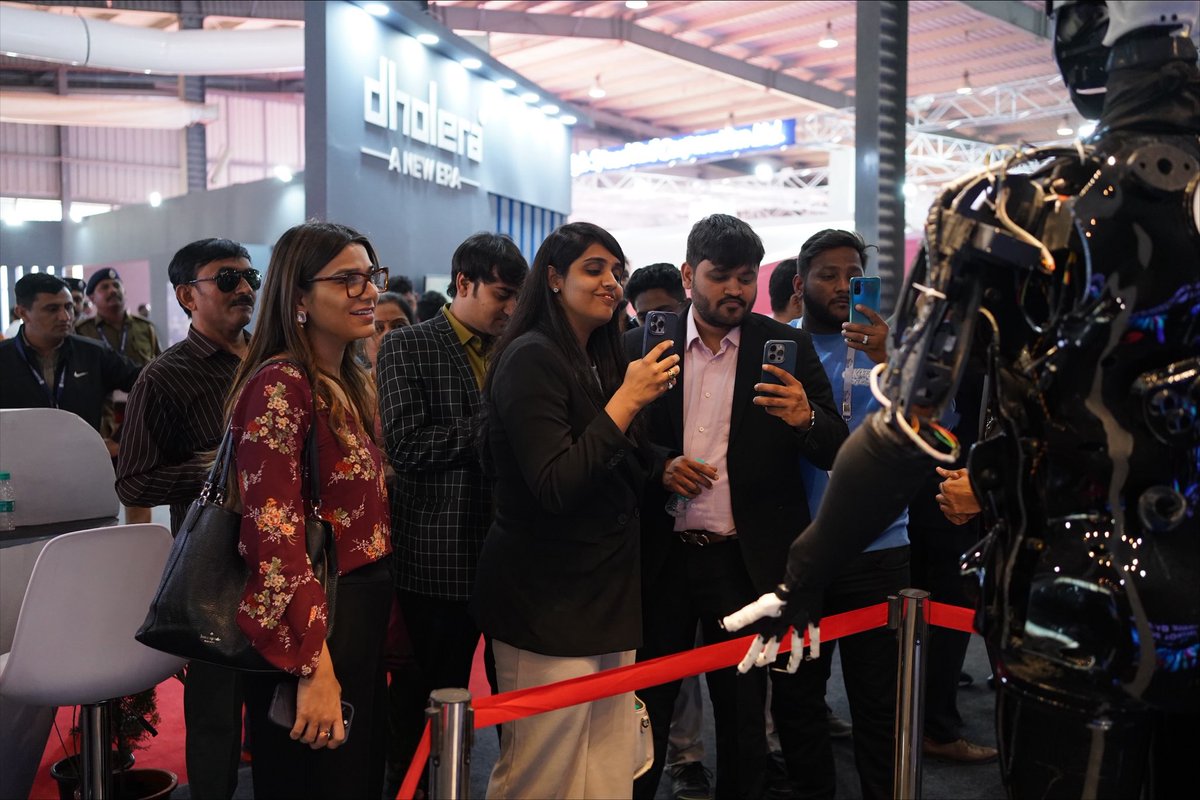 kody_technolab's tweet photo. From awe-struck faces to curious glances, our #humanoidrobot, Skändä, is making unforgettable impressions at #VGGS2024.
https://t.co/Am4mb1Lv6K
#VibrantGujarat2024 #Humanoid #AdvanceRobot #AiPoweredRobot #IntelligentRobot #AiRobot #Robot https://t.co/3l12QRHLhM