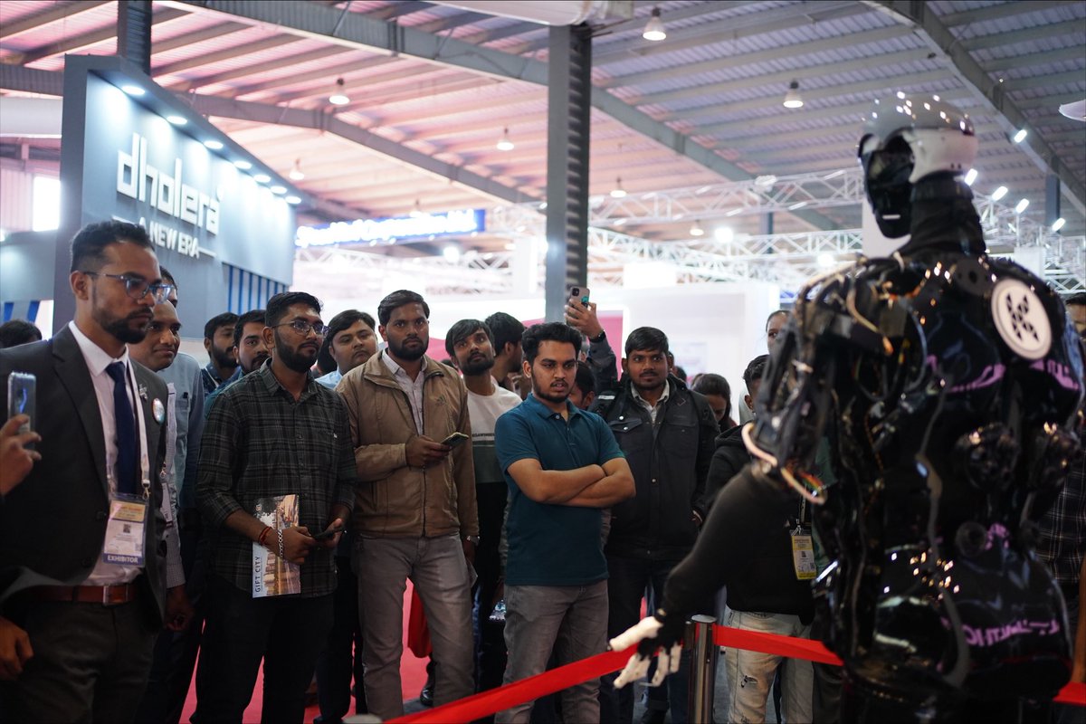 kody_technolab's tweet photo. From awe-struck faces to curious glances, our #humanoidrobot, Skändä, is making unforgettable impressions at #VGGS2024.
https://t.co/Am4mb1Lv6K
#VibrantGujarat2024 #Humanoid #AdvanceRobot #AiPoweredRobot #IntelligentRobot #AiRobot #Robot https://t.co/3l12QRHLhM