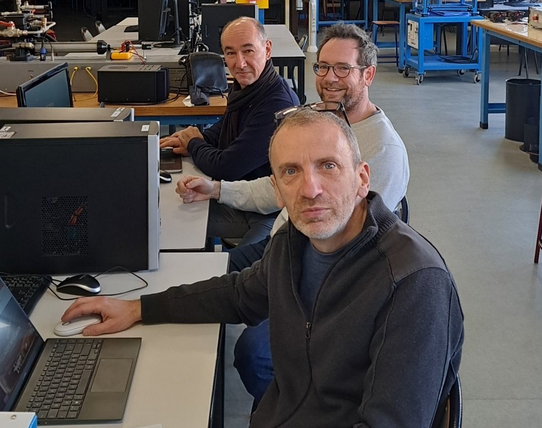 L'équipe d'administrateurs du nouveau site se forme