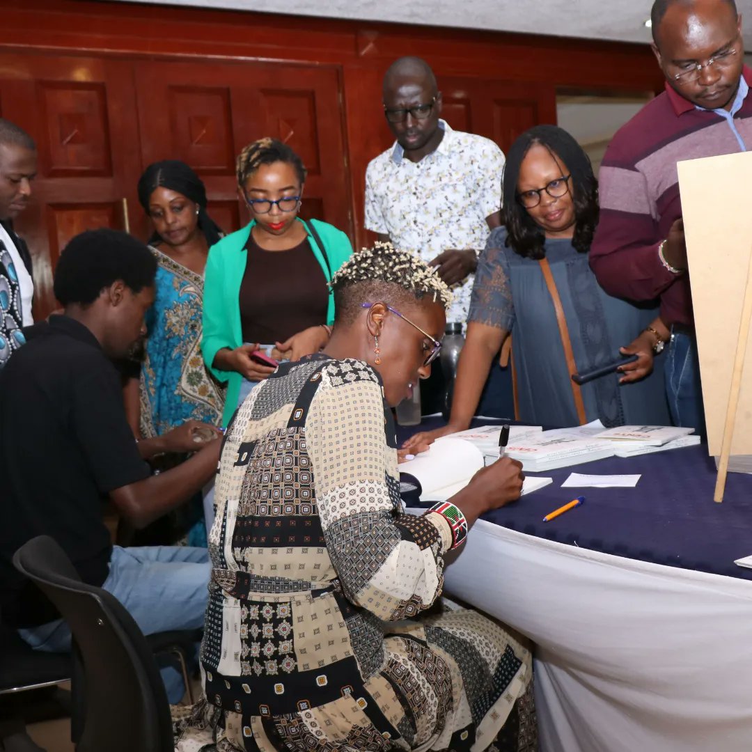 cekenduati's tweet image. The Centonomy Open Day Event is in 2 days. 

Nothing brings me more joy than autographing your copies during these events. Make sure that you attend the event and grab a copy of my book  "Making Cents"

#ThrowbackThursday #CentonomyOpenDay #WealthCreation
