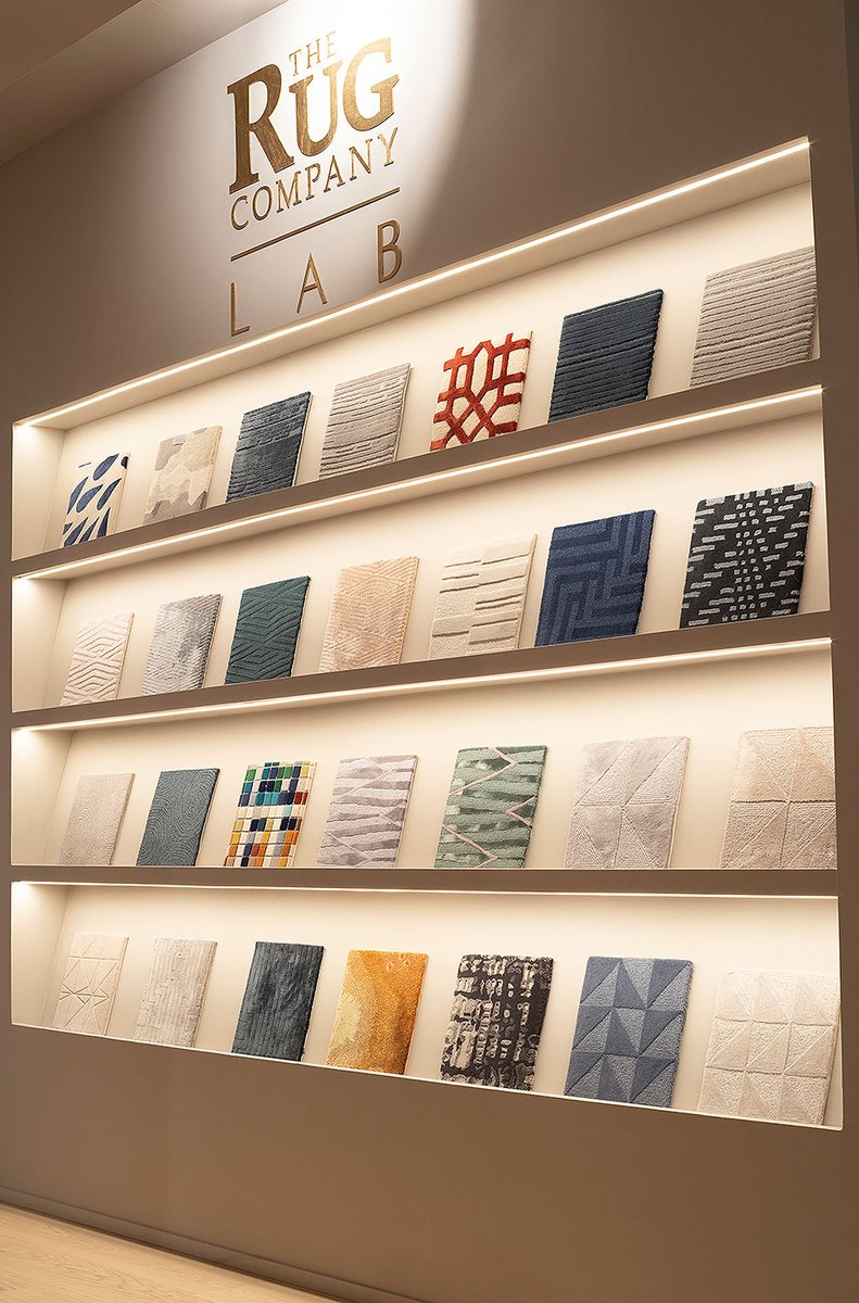 Interior_es's tweet image. Tras 20 años de presencia en España bajo la firma #BSB Alfombras, liderada por Nacho Curt, la empresa británica de #alfombras de lujo @TheRugCompany ha transformado su #showroom de #Madrid en un auténtico atelier.
-&amp;gt; interioresminimalistas.com/2024/01/11/the…
-&amp;gt; #interiores #alfombrasartesanales