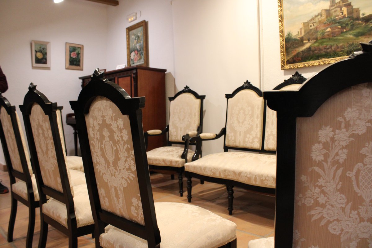 muccastello's tweet photo. ⚱️🗝️Des del MUCC hem dut a terme una sèrie d'actuacions al Museu d'Etnologia amb la finalitat de reorganitzar l'espai expositiu, dotant-lo d'una major coherència museística i evitant l'acumulació d'elements, amb l'objectiu de posar en valor la col·lecció exposada
#MUCC #METCAS https://t.co/6PYDT8Jlex