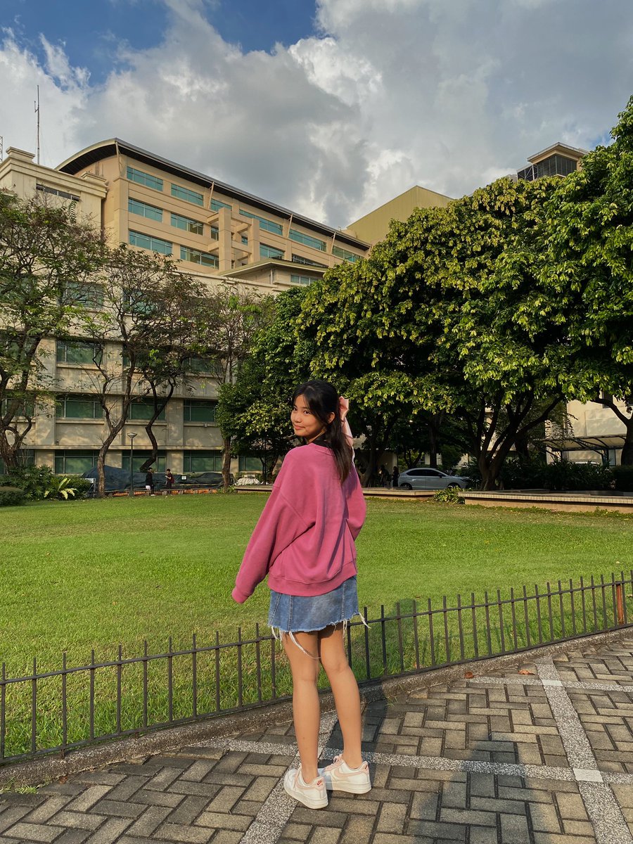 _theaarz's tweet photo. anlala na ng kaartehan k sa feu grounds https://t.co/4TGZwy2GlX