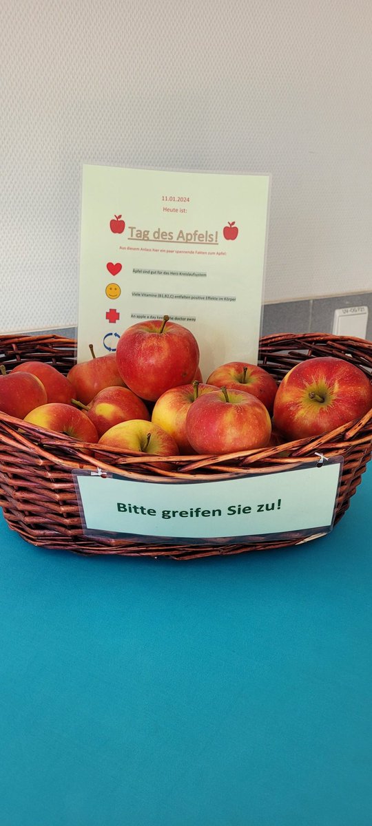 Frau Distelfink tweet media
